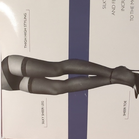 Hanes Silk Reflections Lace Top Sandalfoot Thigh-Hi Jet Black Stocking - Picture 6 of 8